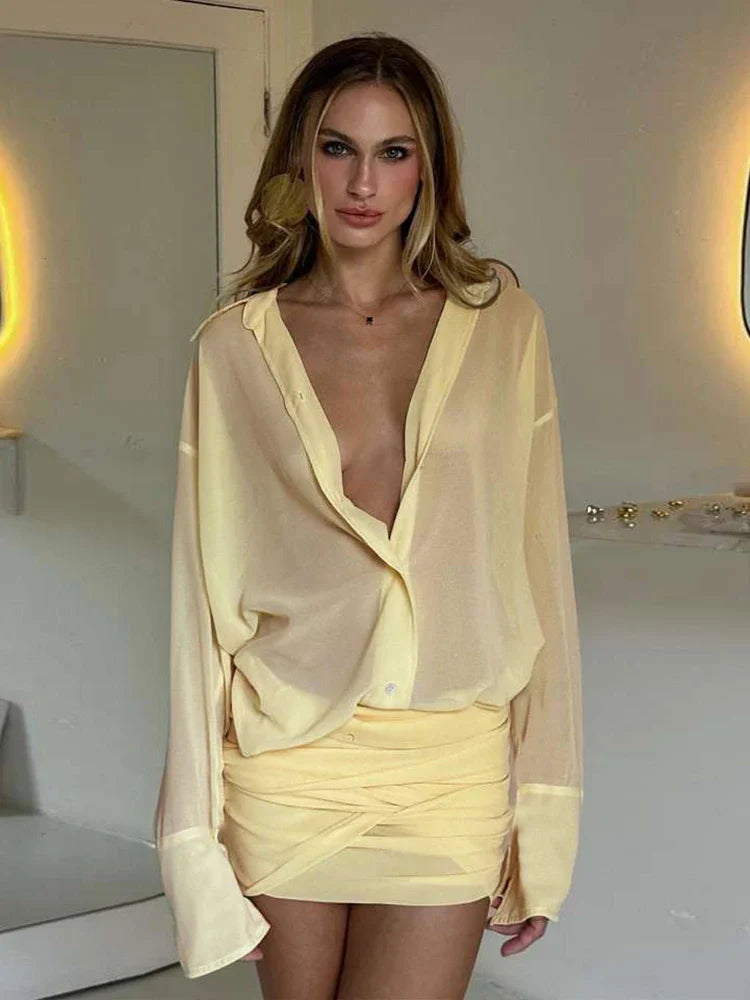 Amali | Elegantní Halenka s Vrstevnatým Designem a Pasem