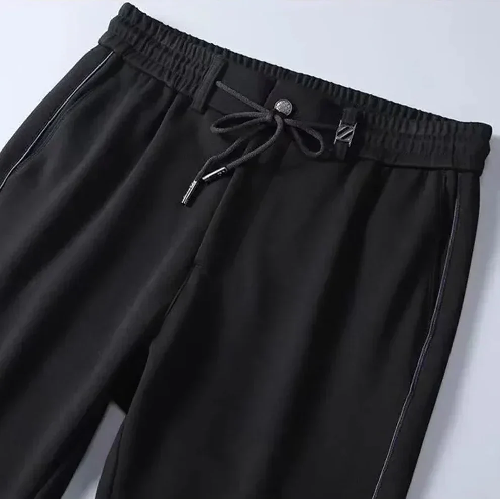 Elegantní a Přizpůsobený Tréninkový Oblek